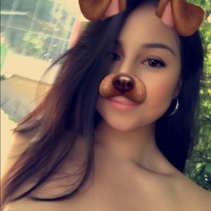 Meet your Posher, Leslie